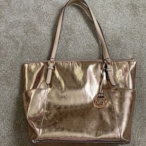 Michael Kors metallic tote purse w/matching wallet
